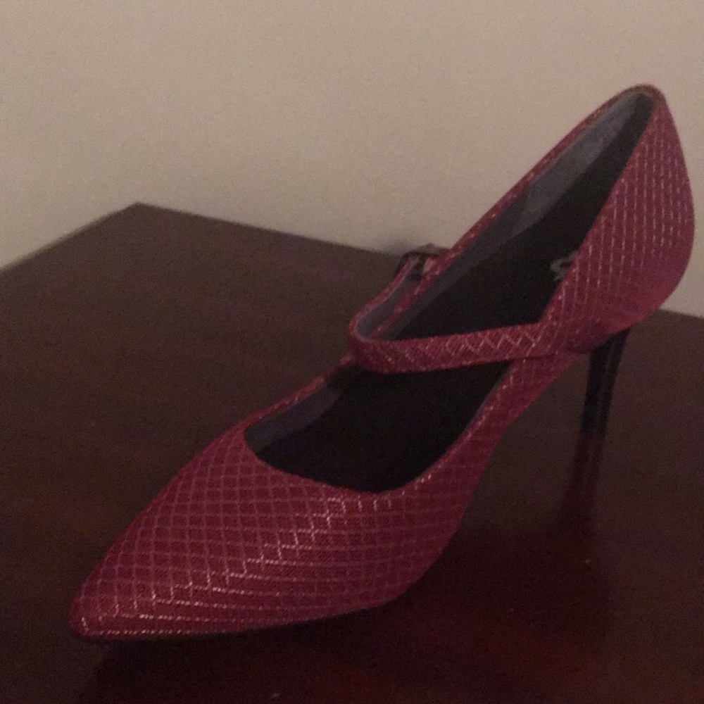 Betabrand Mary Jane Garnet Silver Mile-Marker Heel